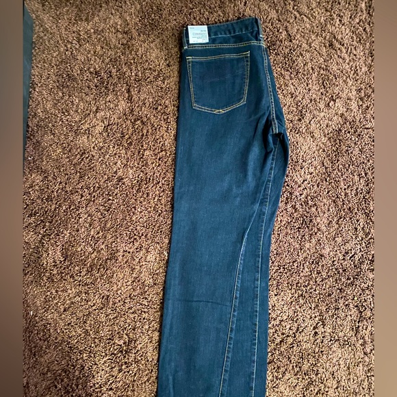 GAP Women’s Skinny Jeans - Picture 3 of 4